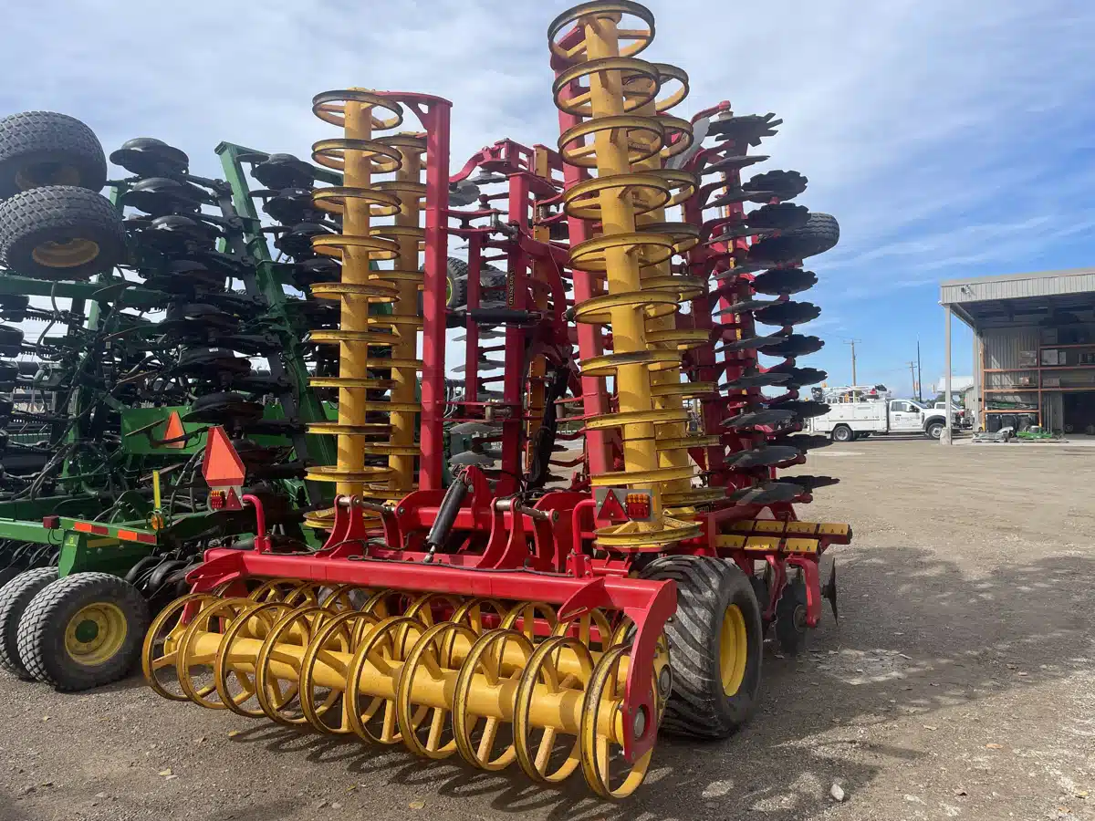 Gallery image 1 for Used 2016 Väderstad CL825L Disc High Speed