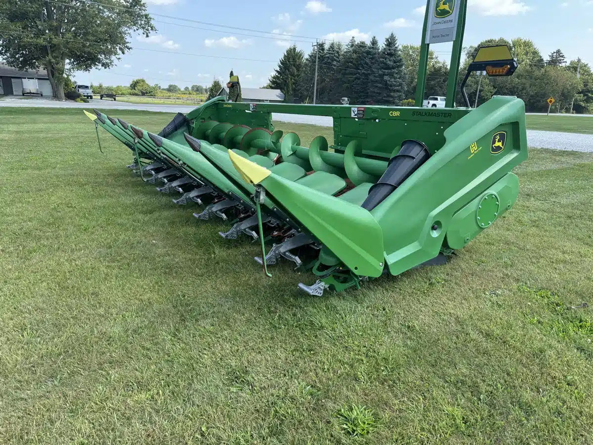 Gallery image 1 for Used 2023 John Deere C8R Header - Row Crop