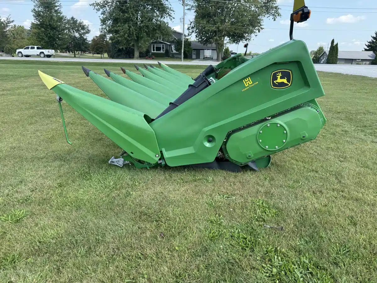 Gallery image 2 for Used 2023 John Deere C8R Header - Row Crop