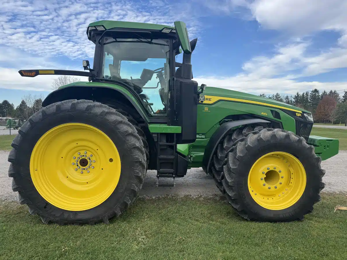 Gallery image 2 for Used 2023 John Deere 8R 410 Tractor