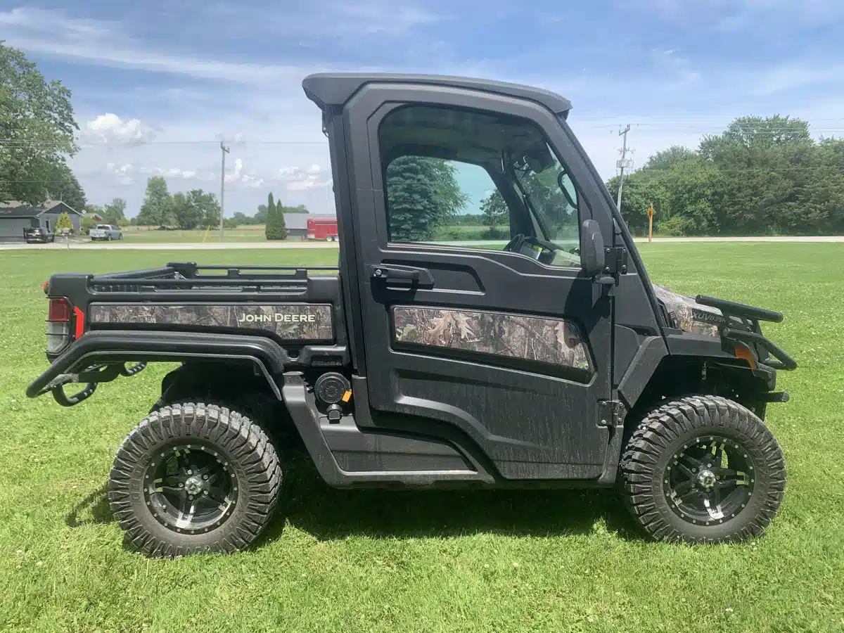 Gallery image 2 for Used 2023 John Deere XUV 835R Utility Vehicle