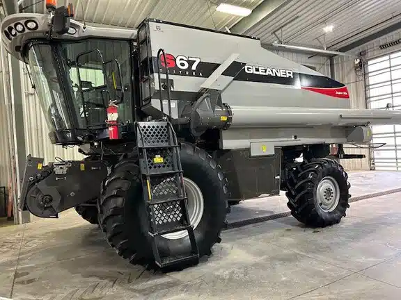 Image for Used 2014 Gleaner S67 Combine