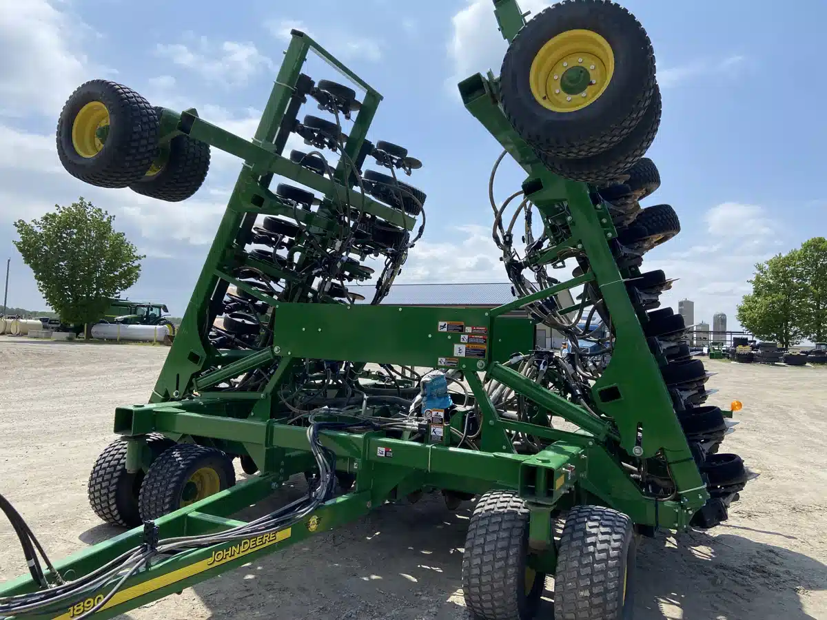 Gallery image 2 for Used 2017 John Deere 1890 Air Drill