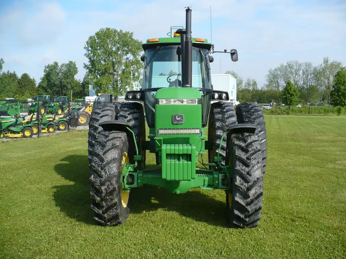Gallery image 2 for Used 1989 John Deere 4455 Tractor