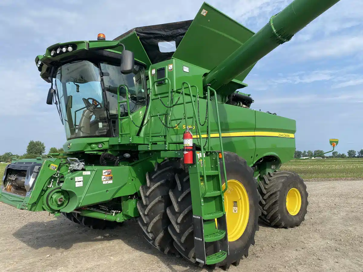Gallery image 2 for Used 2019 John Deere S790 Combine
