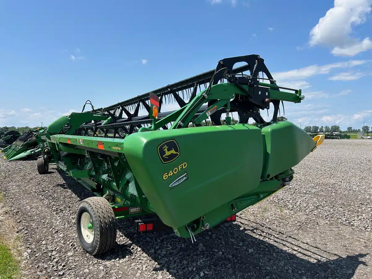 Gallery image 2 for Used 2013 John Deere 640FD Header - Flex Draper