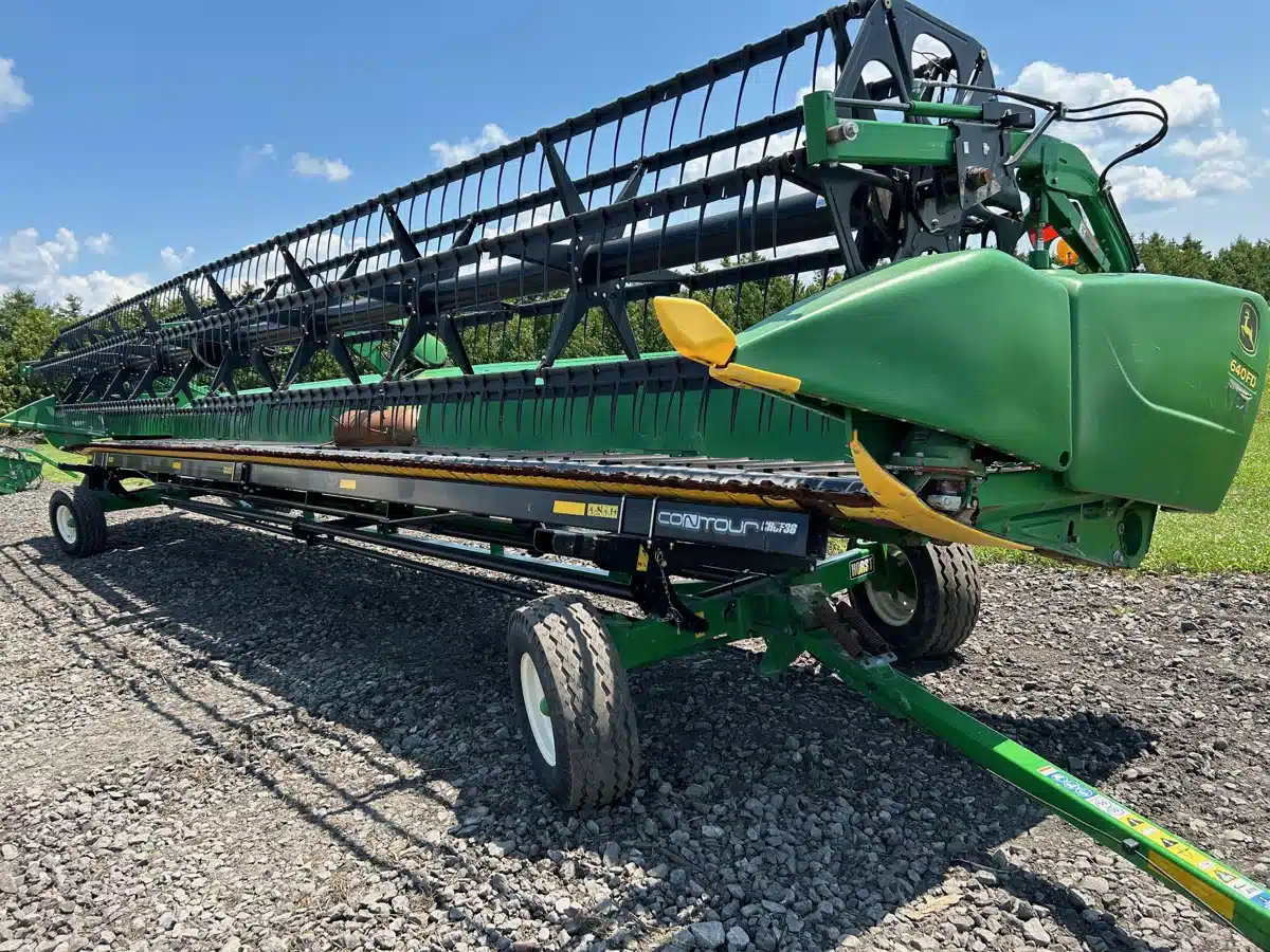 Gallery image 1 for Used 2013 John Deere 640FD Header - Flex Draper