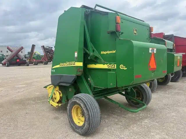 Gallery image 2 for Used 2005 John Deere 582SS Round Baler
