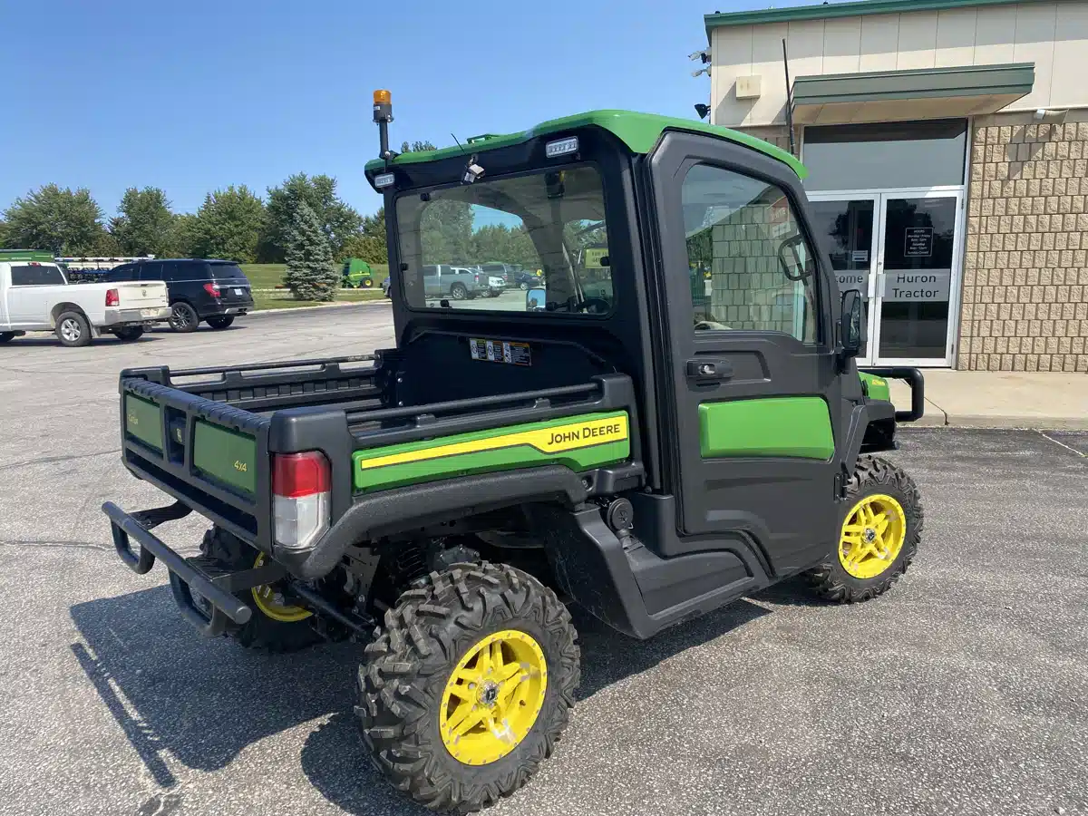 Gallery image 2 for Used 2021 John Deere XUV 865R Utility Vehicle