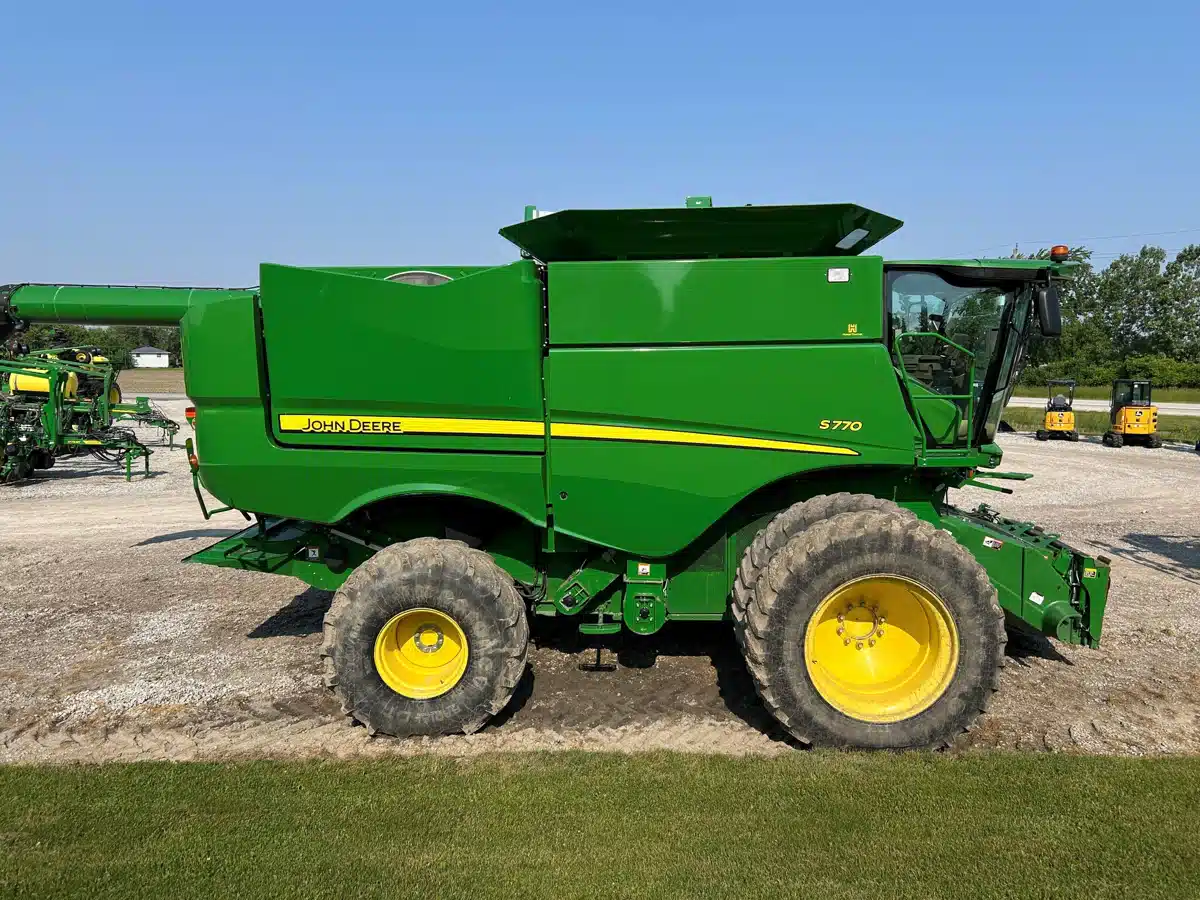 Gallery image 1 for Used 2018 John Deere S770 Combine