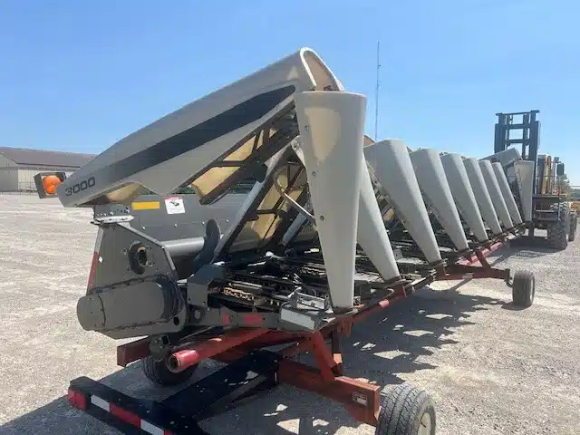 Gallery image 2 for Used 2014 Gleaner 3000 Header - Row Crop