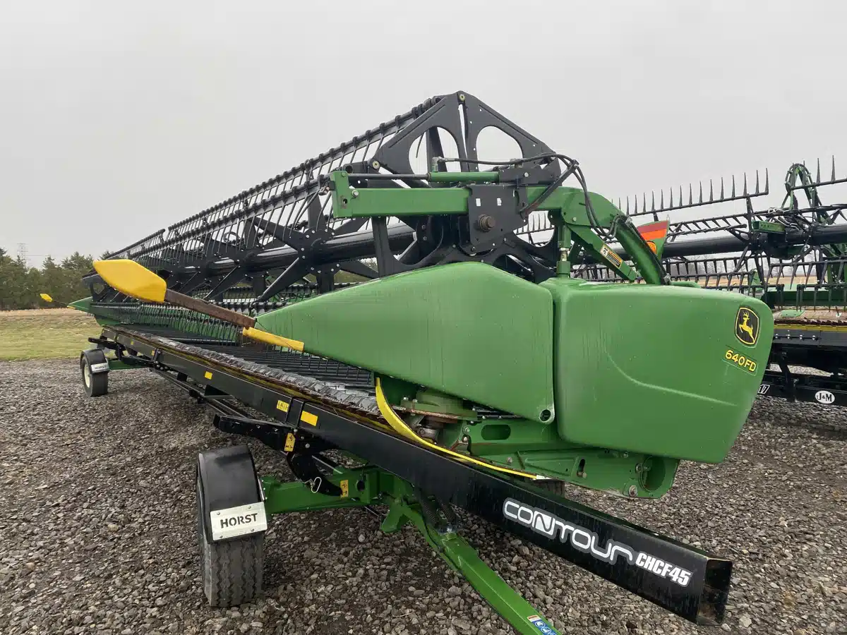 Gallery image 1 for Used 2014 John Deere 640FD Header - Flex Draper