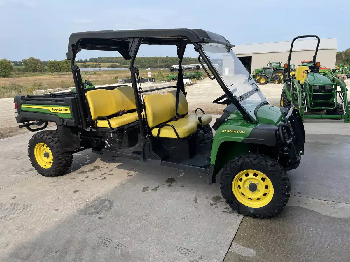 Gallery image 1 for Used 2022 John Deere XUV 825M Utility Vehicle