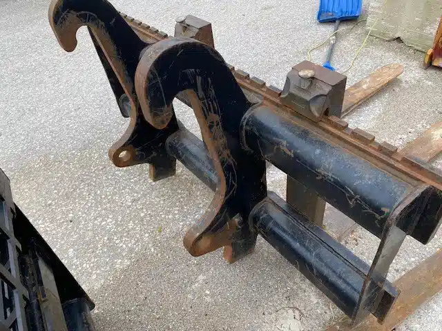 Gallery image 2 for Used Caterpillar 54" Attachment