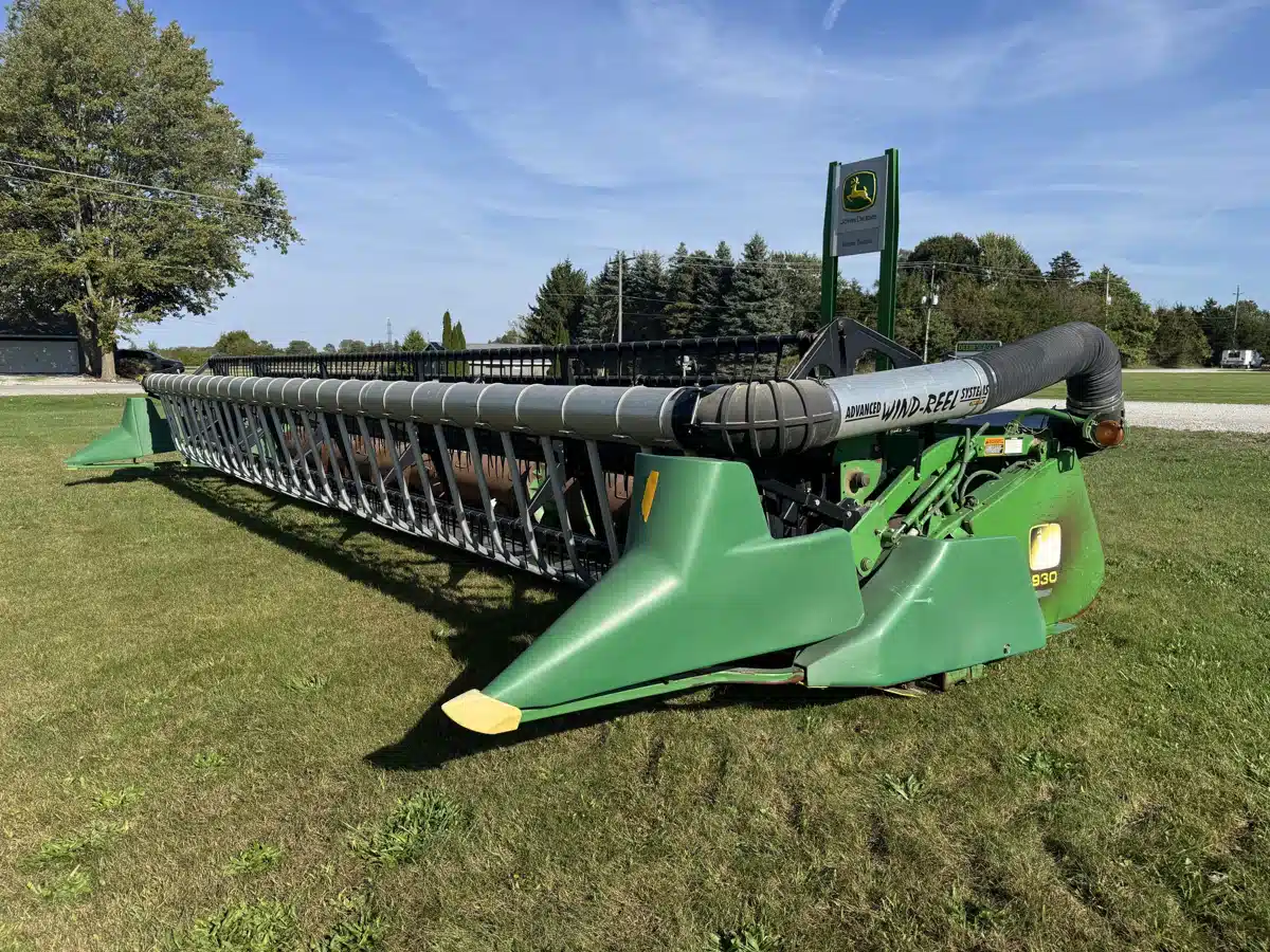 Gallery image 1 for Used 1997 John Deere 930 Header - Flex