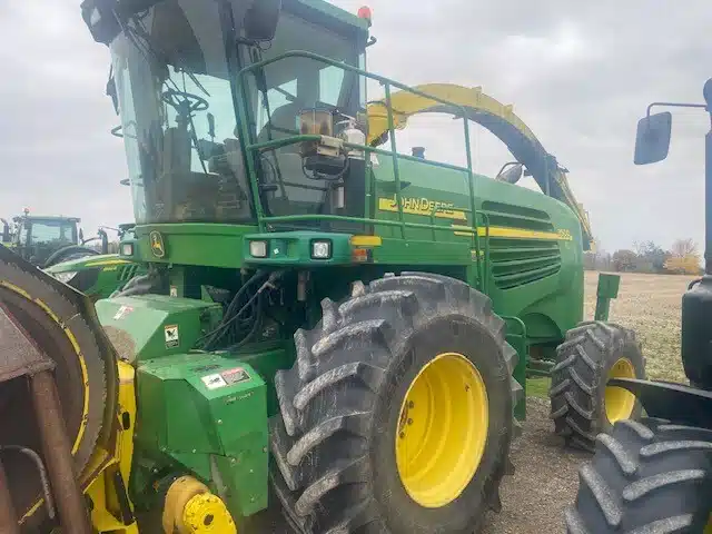 Gallery image 2 for Used 2005 John Deere 7500 Forage Harvester