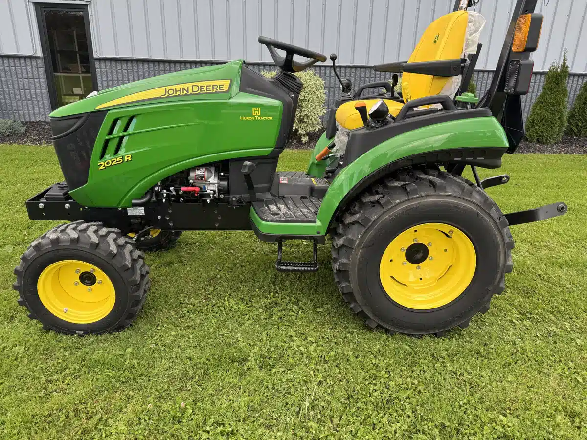 Gallery image 1 for Used 2023 John Deere 2025R Tractor