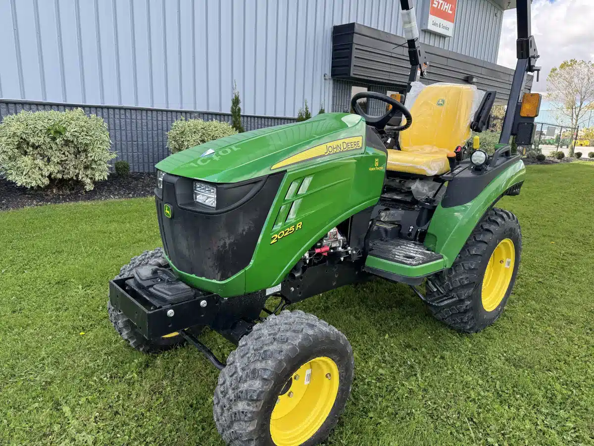Gallery image 2 for Used 2023 John Deere 2025R Tractor