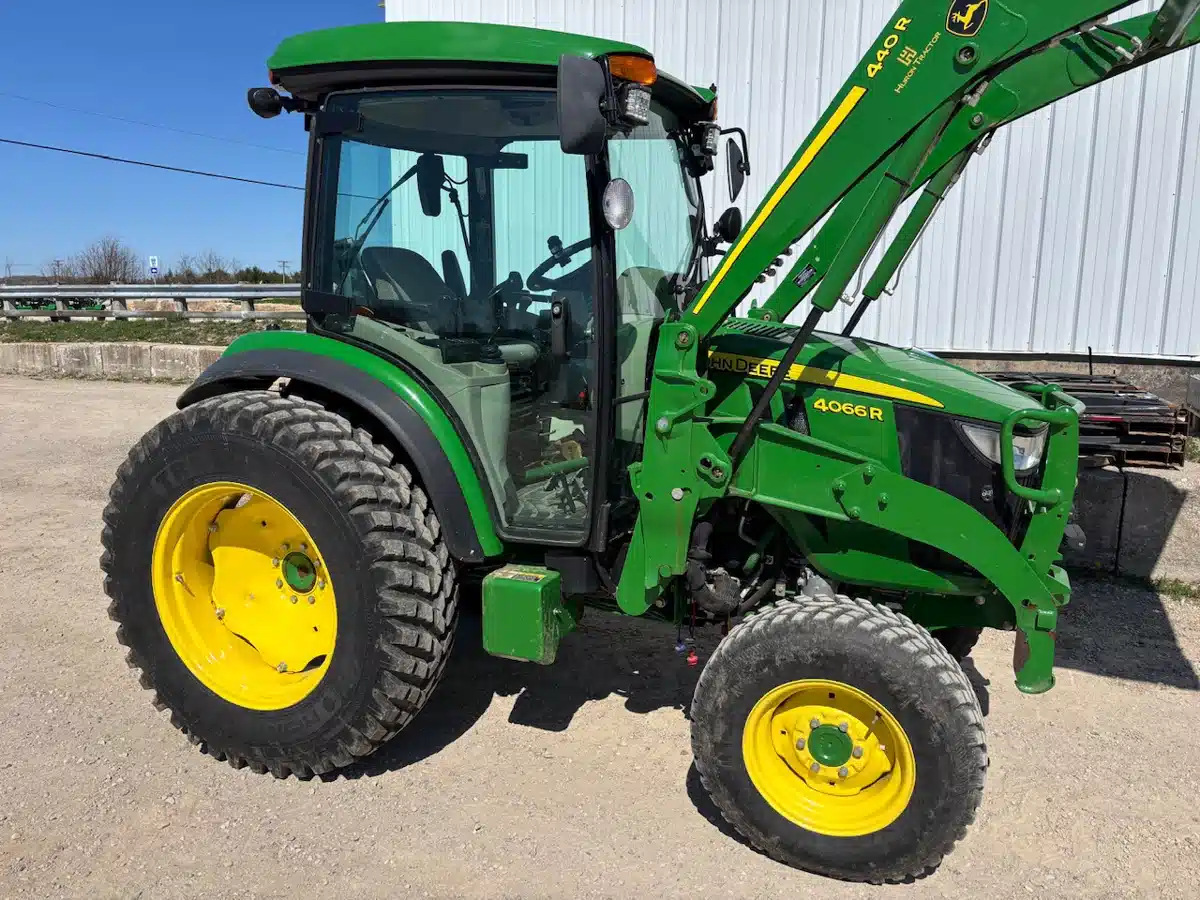 Gallery image 1 for Used 2022 John Deere 4066R Tractor