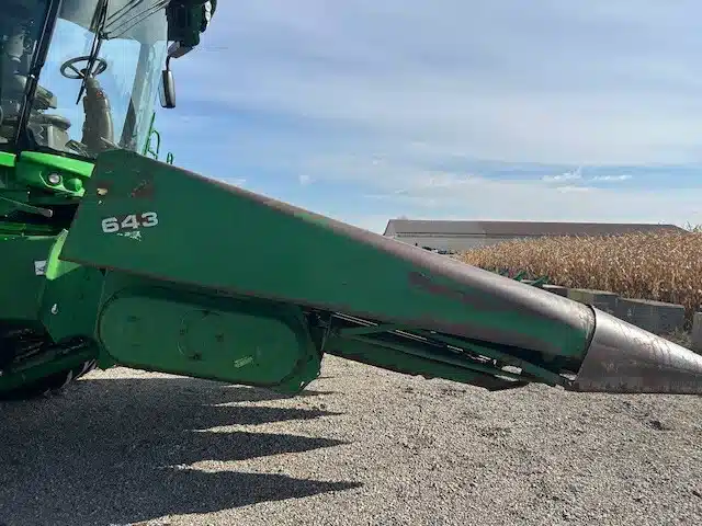 Gallery image 2 for Used 1985 John Deere 643 Header - Row Crop
