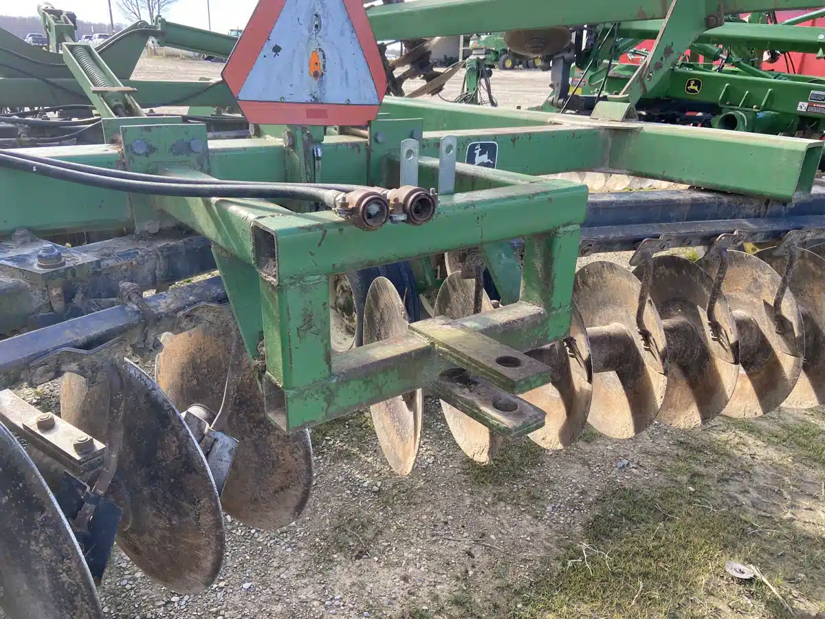 Gallery image 2 for Used 1996 John Deere 635 Disc