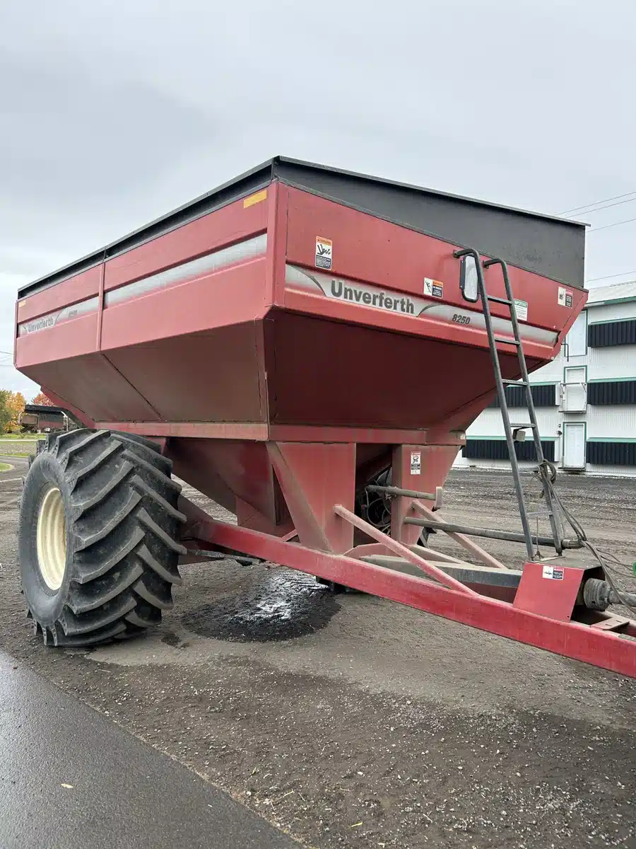 Image for Used 2013 Unverferth 8250 Grain Cart