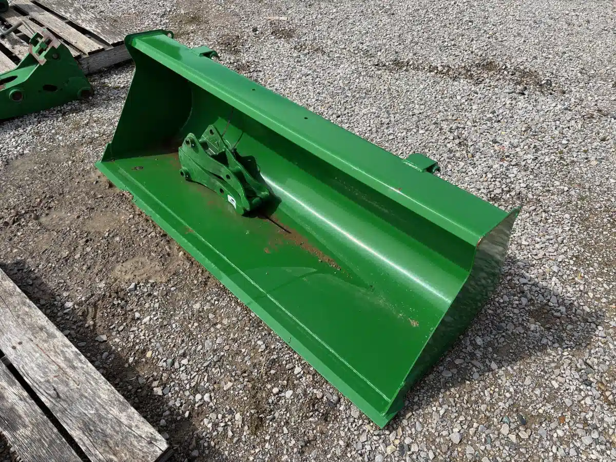 Gallery image 1 for Used 2022 John Deere 61" BUCKET Tractor Loader