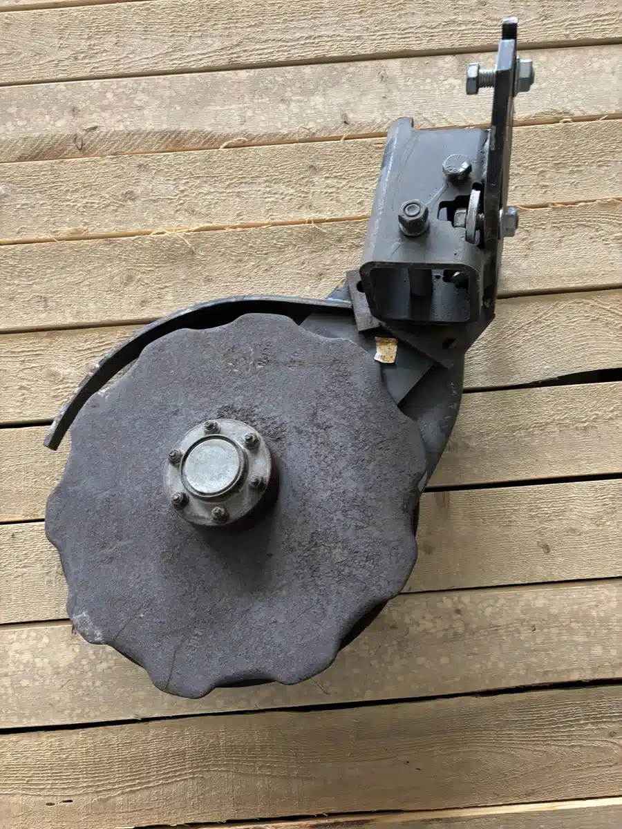 Gallery image 2 for Used John Deere YETTER ROW MOUNT Planter