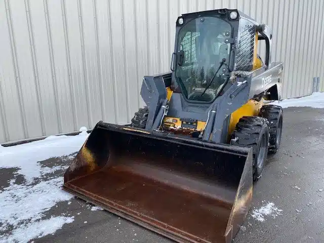 Gallery image 2 for Used 2013 John Deere 326E Skid Steer