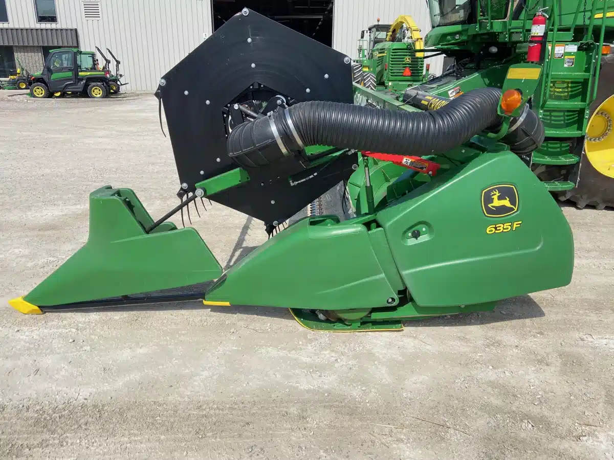 Gallery image 1 for Used 2020 John Deere 635F Header - Flex