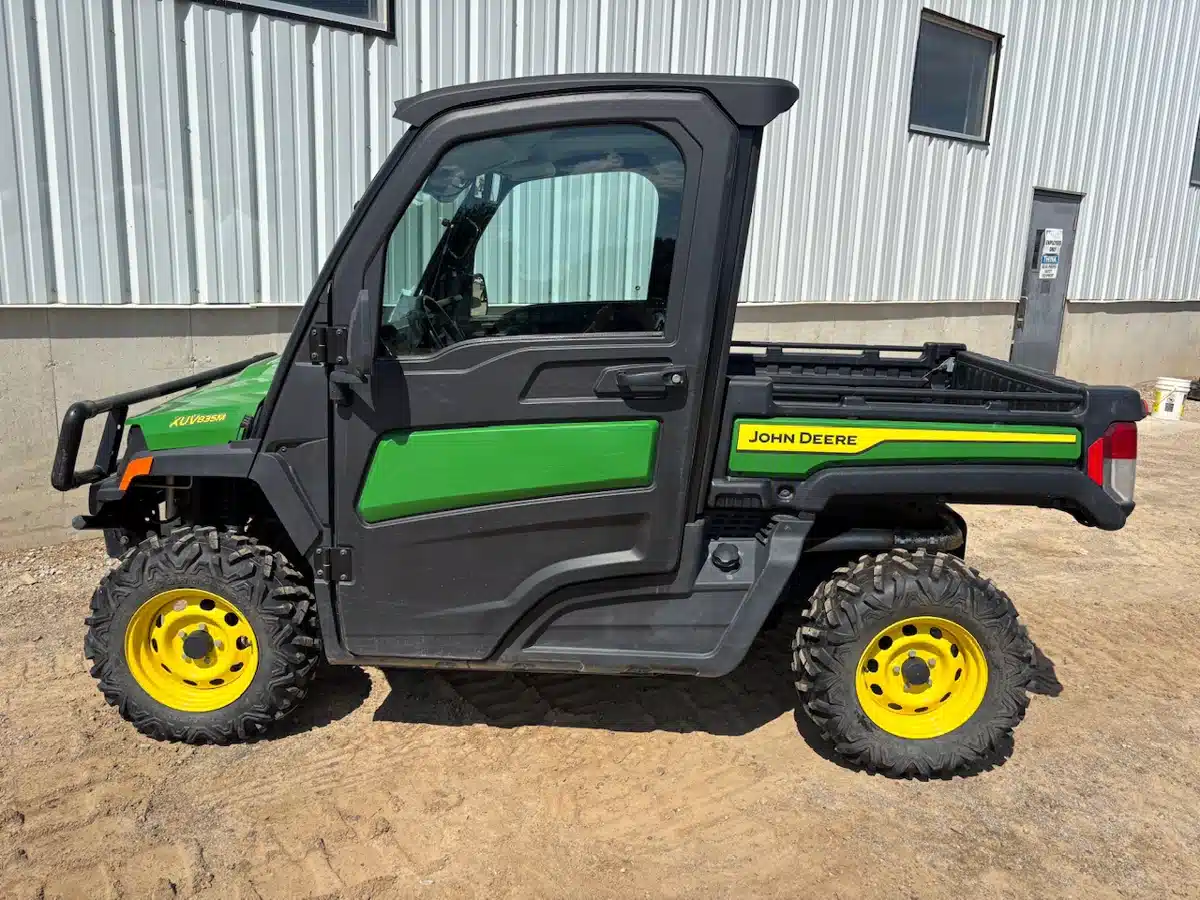 Gallery image 1 for Used 2023 John Deere XUV 835M Utility Vehicle