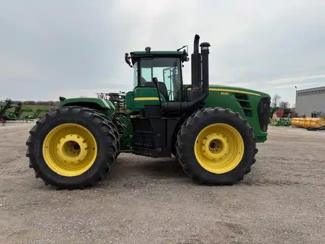 Gallery image 2 for Used 2010 John Deere 9530 Tractor