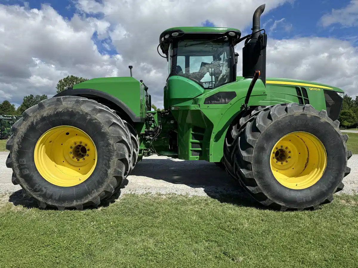 Gallery image 2 for Used 2015 John Deere 9570R Tractor