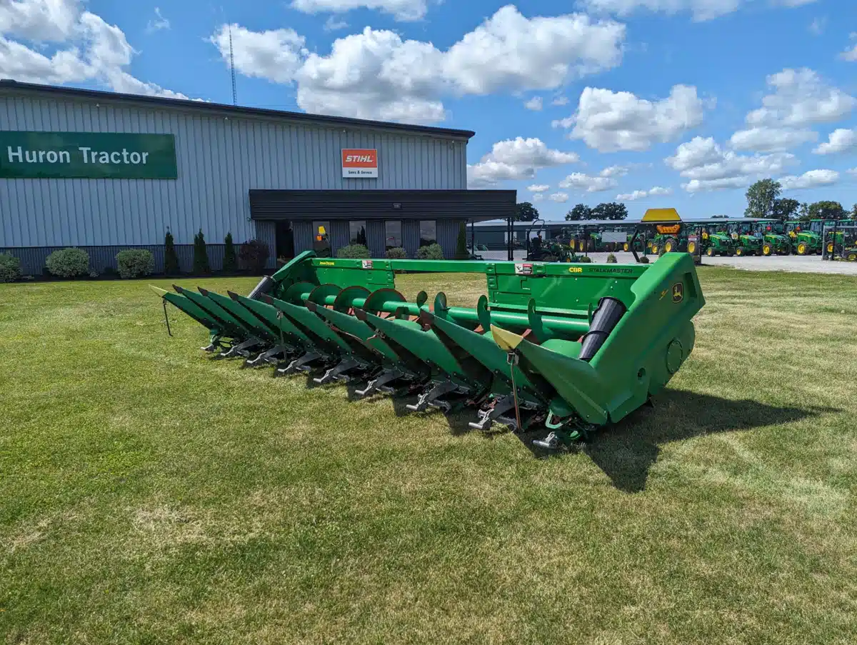 Gallery image 1 for Used 2024 John Deere C8R Header - Row Crop