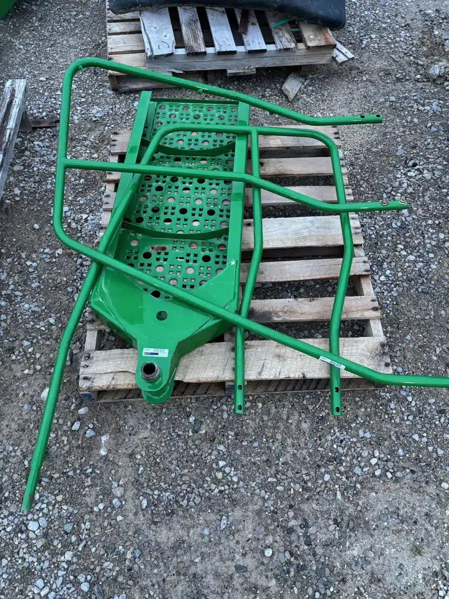 Gallery image 2 for Used John Deere LADDER EXT/HANDRAILS Attachment