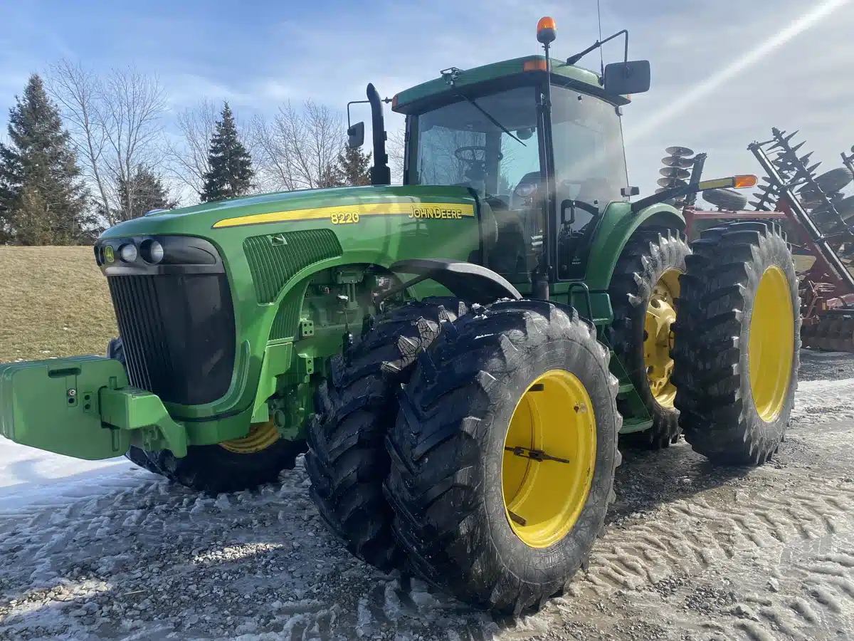 Gallery image 2 for Used 2003 John Deere 8220 Tractor