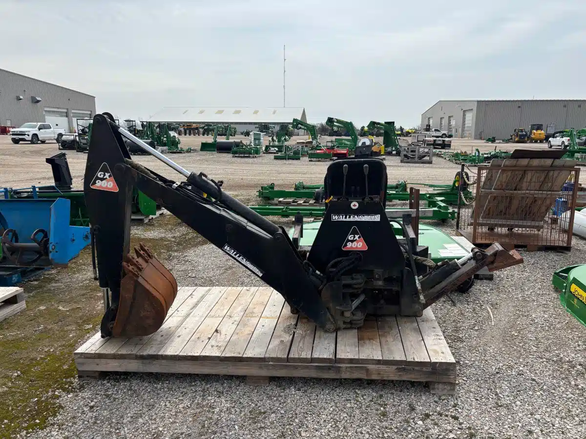 Gallery image 1 for Used Wallenstein GX900 Bucket