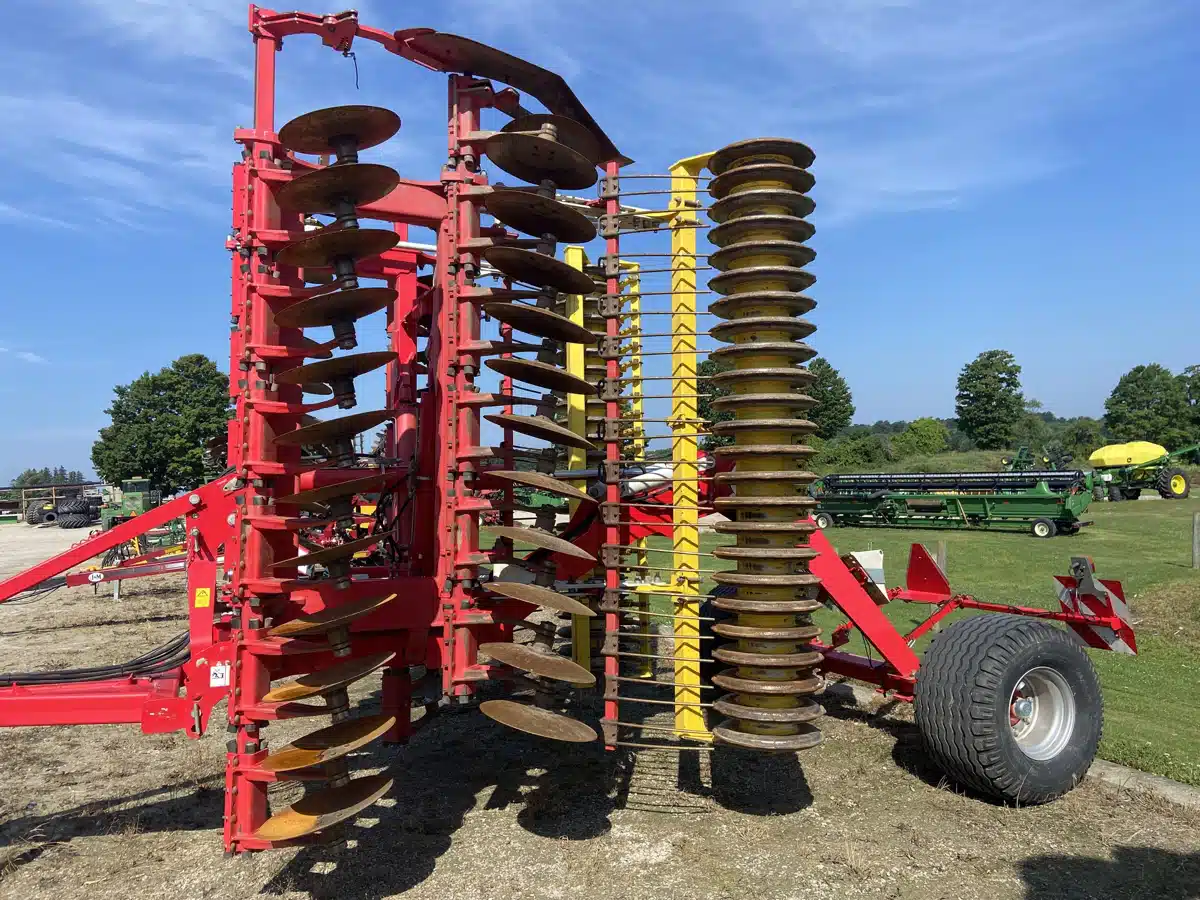 Gallery image 2 for Used 2017 Pottinger 6001 20' Disc High Speed