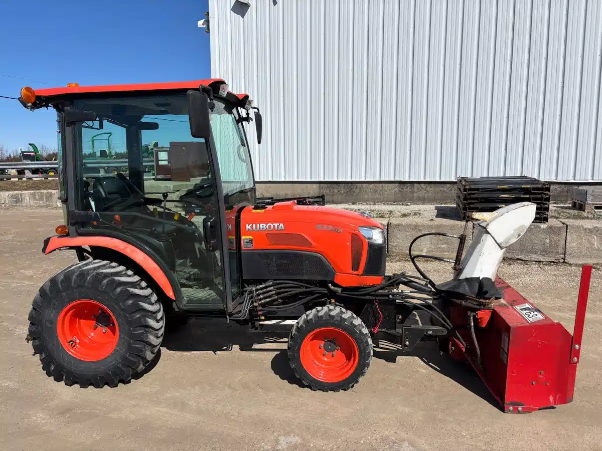 Gallery image 2 for Used 2013 Kubota B3350 Tractor