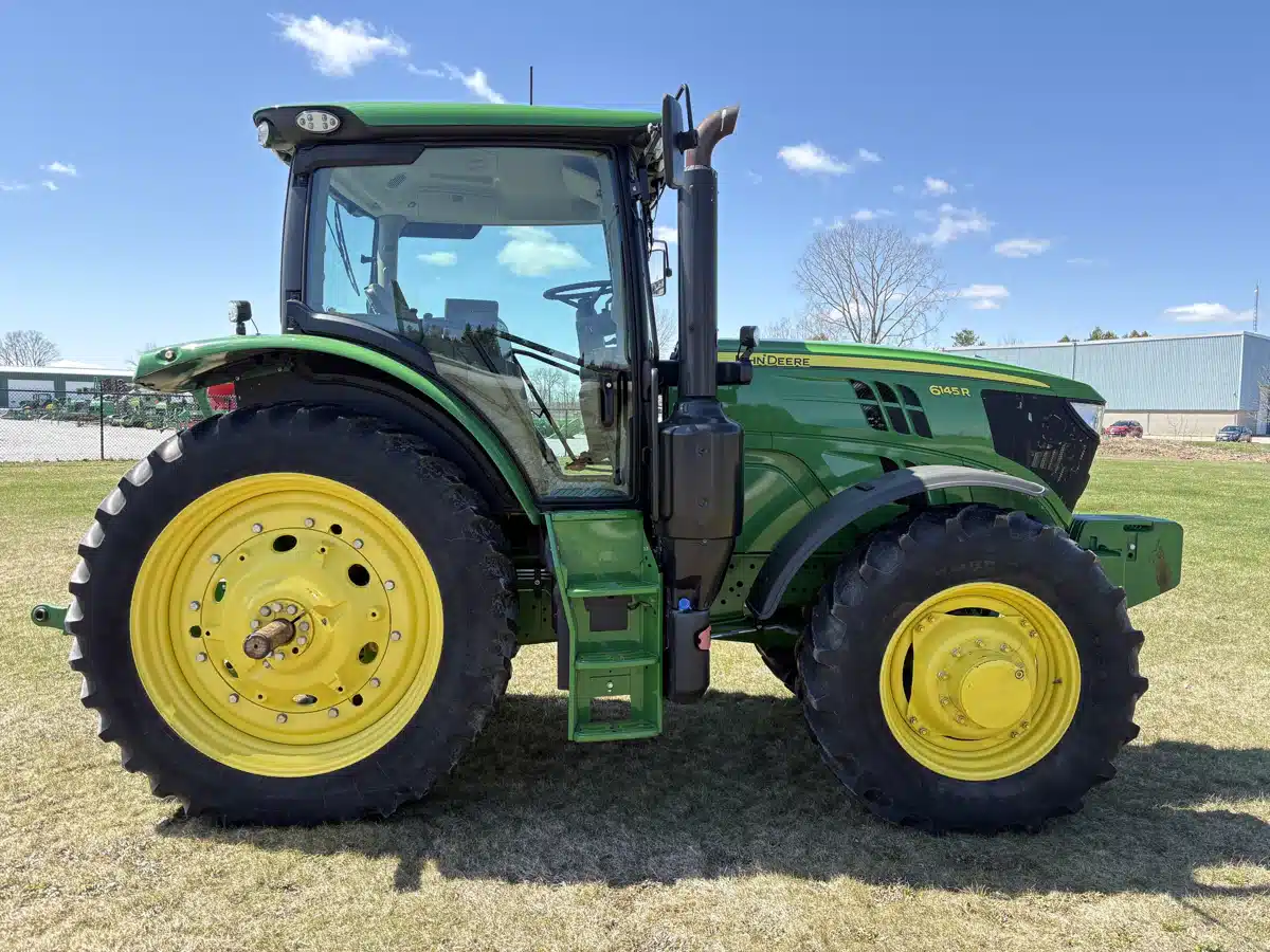 Photo de la Galerie 2 pour 2022 John Deere 6145R Tracteur