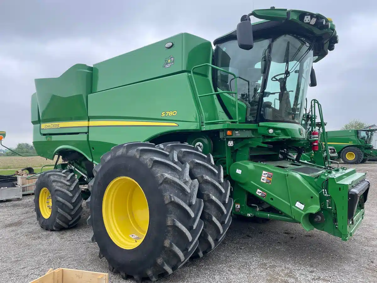 Gallery image 2 for Used 2022 John Deere S780 Combine