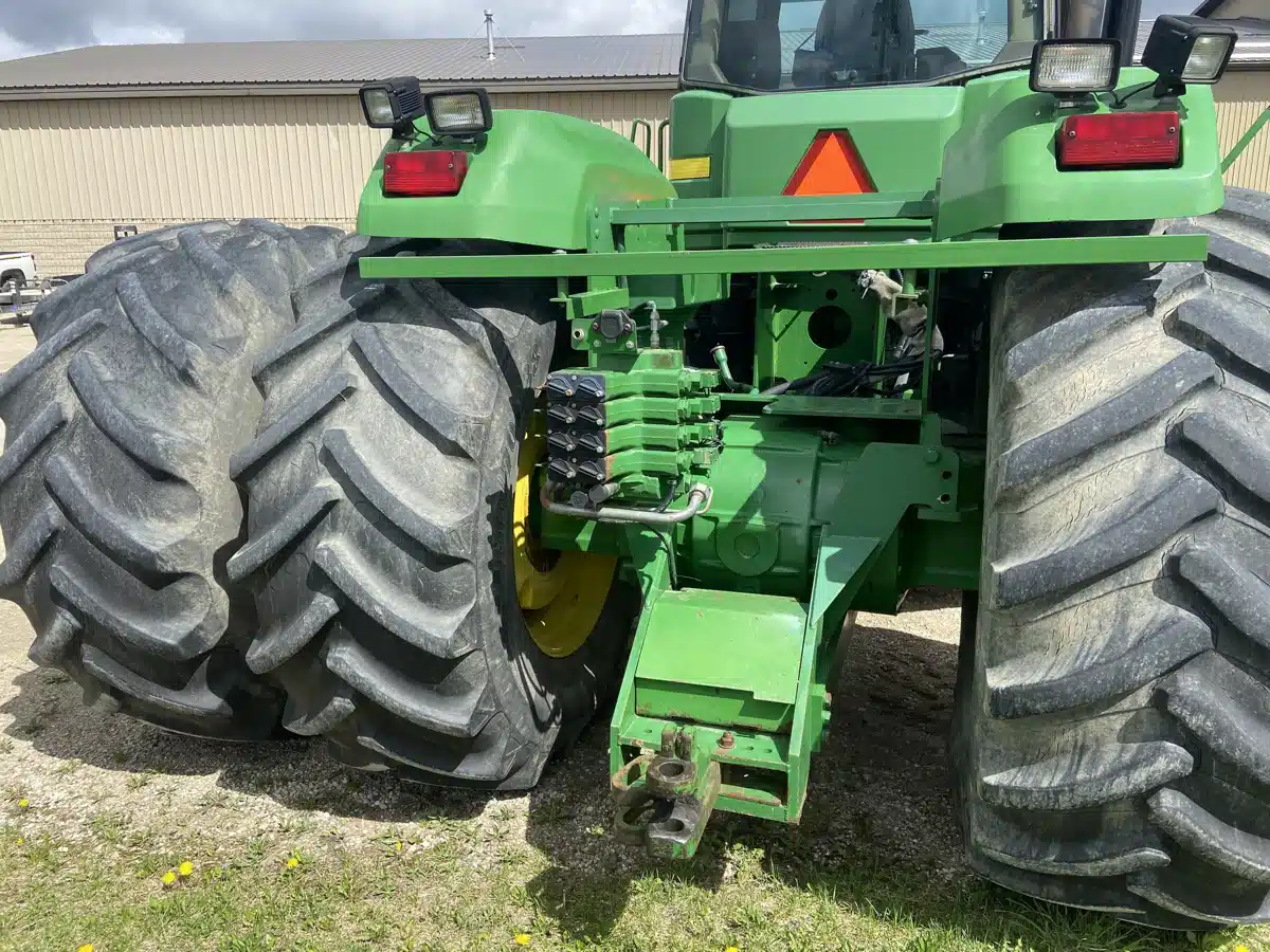 Gallery image 2 for Used 1997 John Deere 9400 Tractor