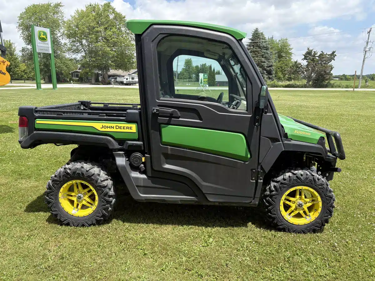 Gallery image 1 for Used 2021 John Deere XUV 835R Utility Vehicle