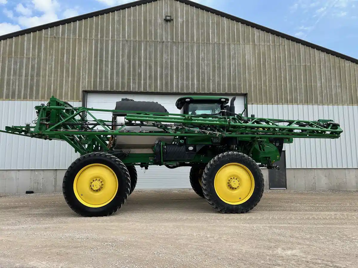 Gallery image 1 for Used 2019 John Deere R4044 Sprayer - Self Propelled