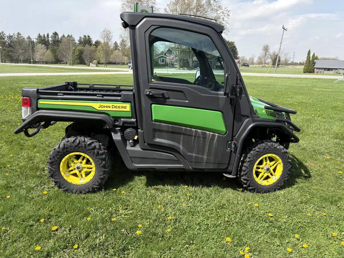 Gallery image 2 for Used 2022 John Deere XUV 835M Utility Vehicle