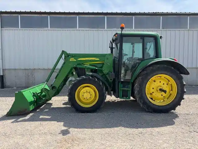 Gallery image 2 for Used 2009 John Deere 6430 PREMIUM Tractor