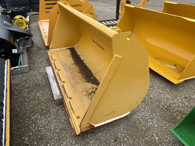 Gallery image 1 for 2023 John Deere 2.0YD BUCKET Bucket