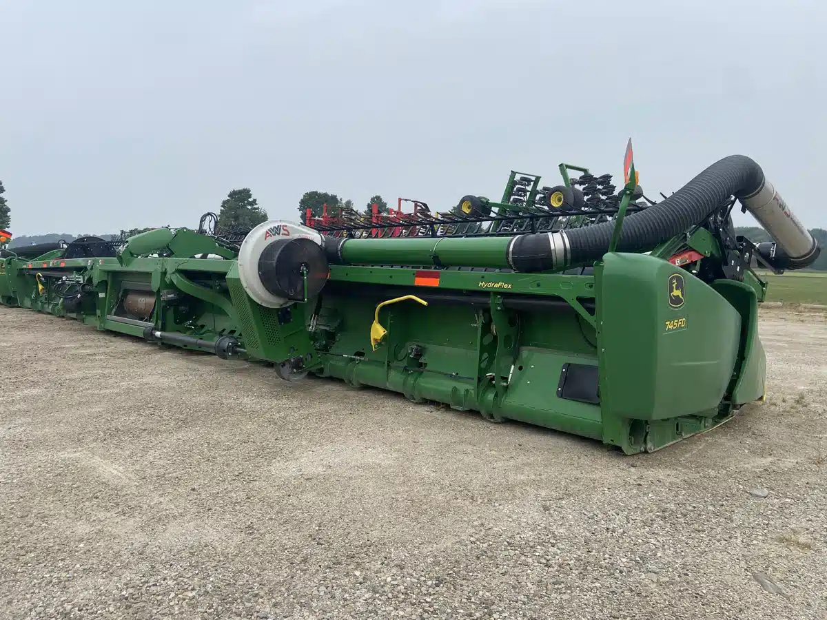 Gallery image 2 for Used 2020 John Deere 745FD Header - Draper