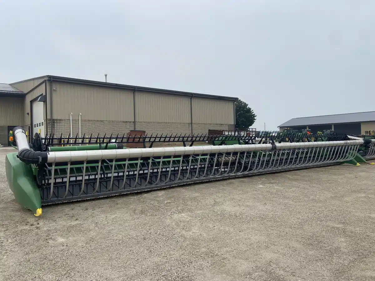 Gallery image 1 for Used 2020 John Deere 745FD Header - Draper