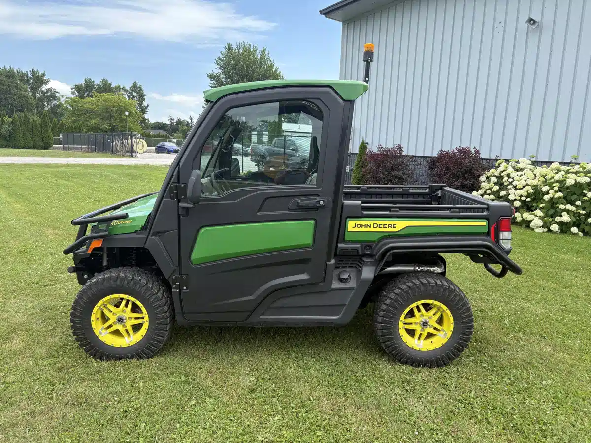 Gallery image 1 for Used 2024 John Deere XUV 835R Utility Vehicle